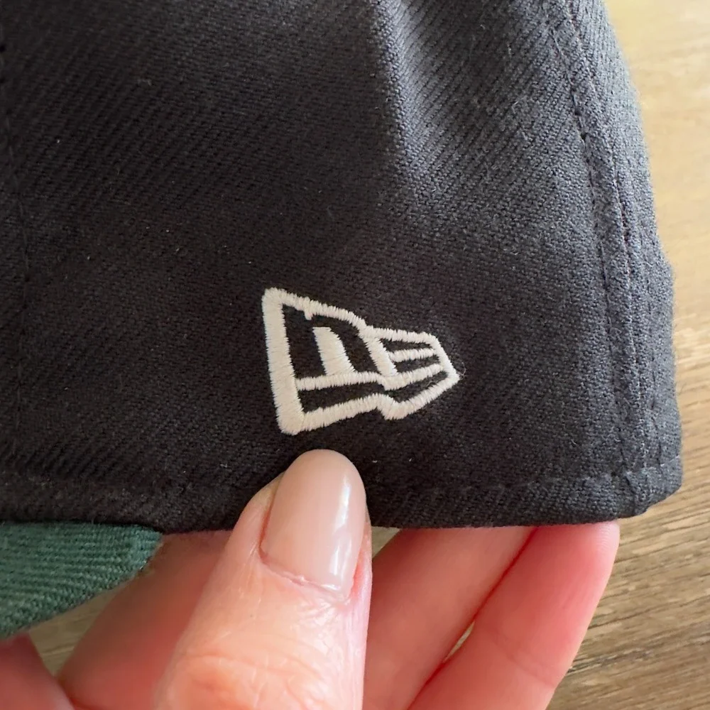 New Era 59 Fifty University Of Hawaii Fitted Cap-Green /Black-100% Wool-USA Made